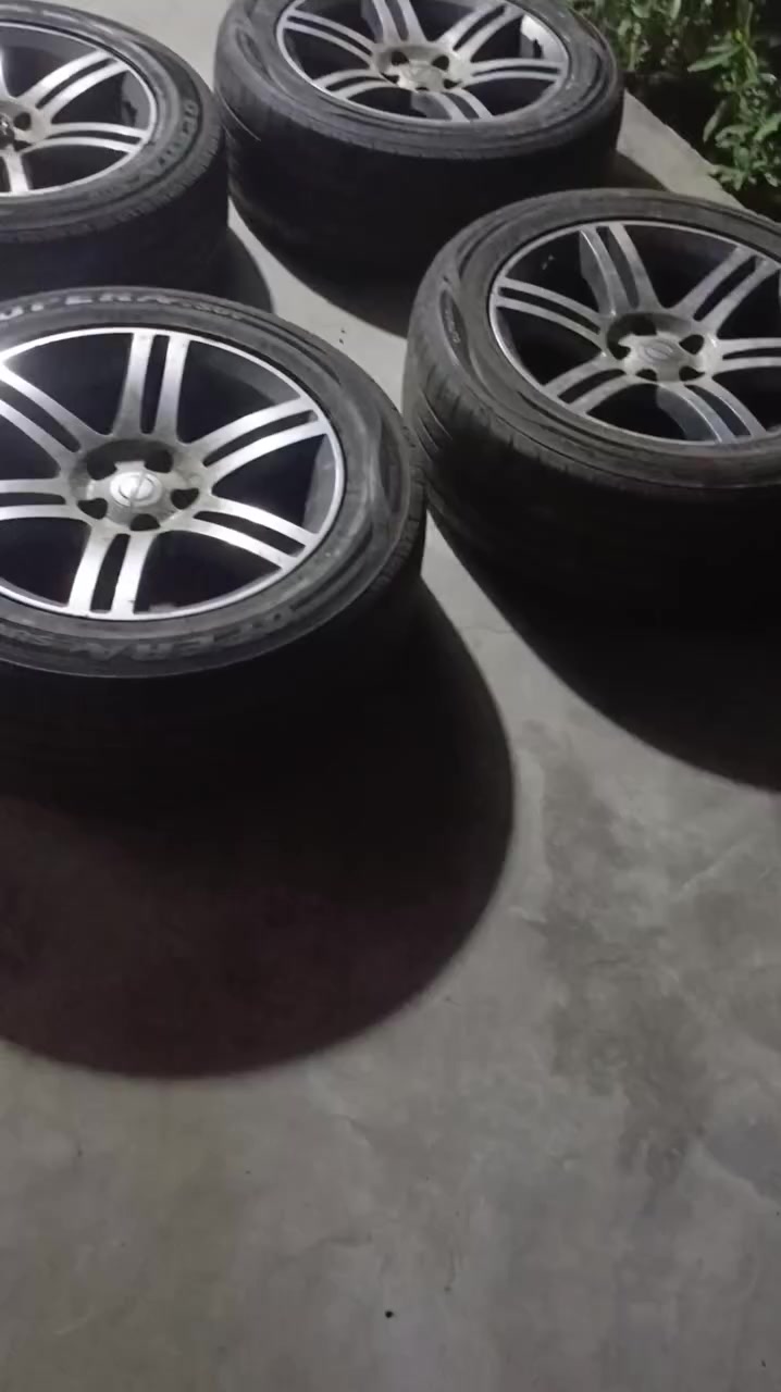 تخم ويل معا لتايرجارجر خليجي حجم 18 نضافة لتاير 90 /بل 100
***********
