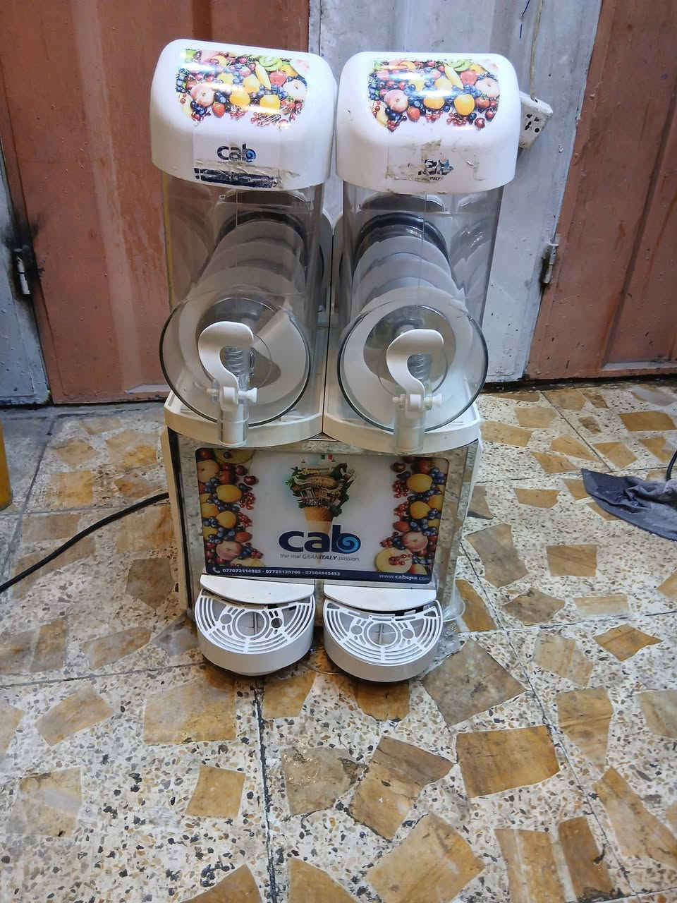 ماكنه ازبري إيطالي كب للبيع ***********السعر
