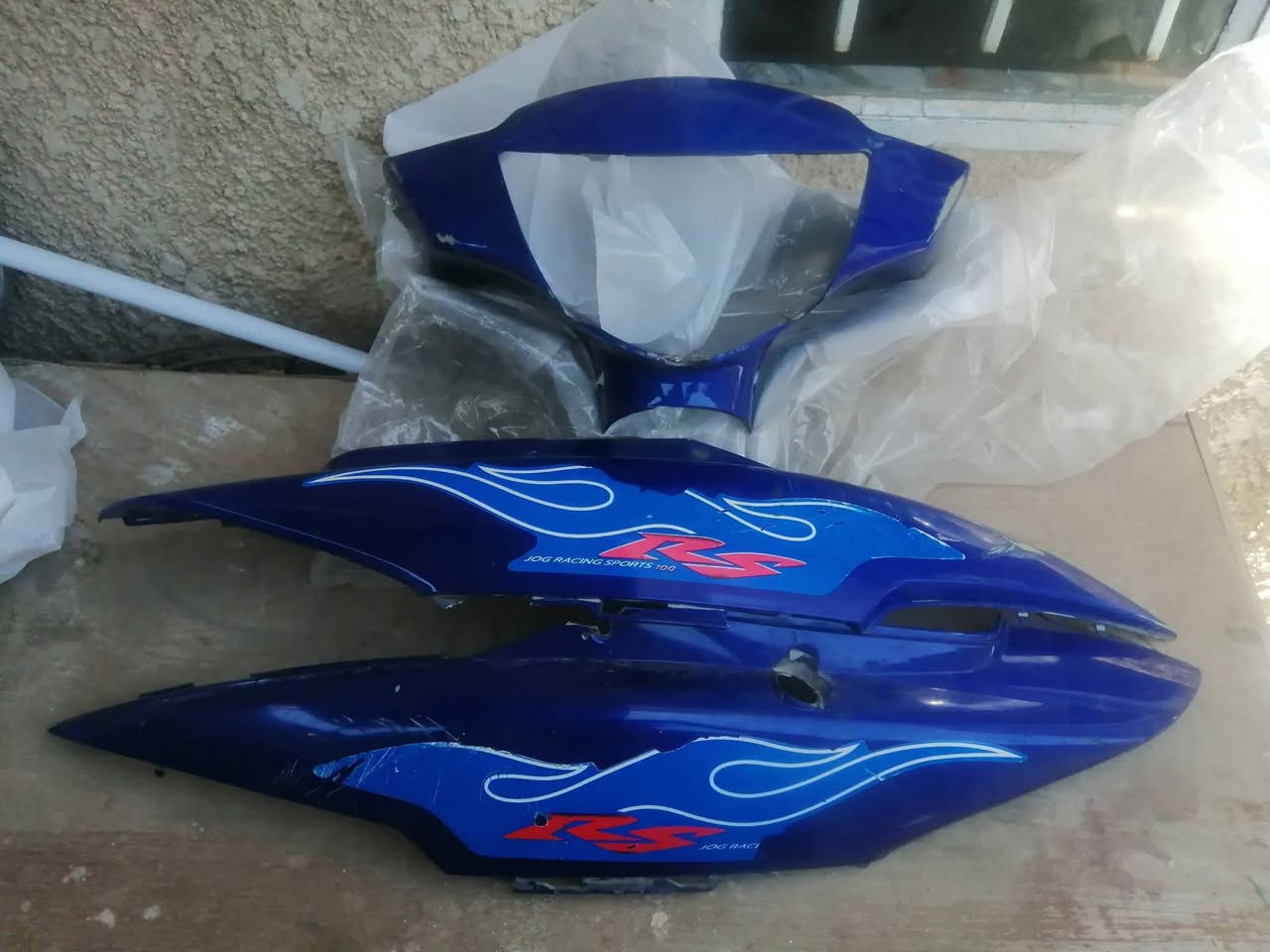 ش
شونكم شباب عندي هذي بلادي وياهن ويل امامي
بيش ماكان ابيع اليفيدنة ياخذهم مكان زعفرانية
***********
