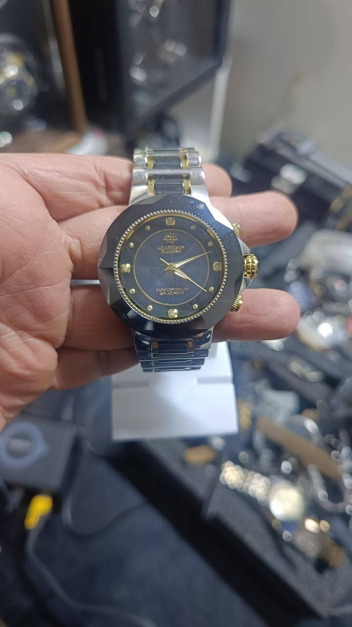 سلام عليكم ورحمة الله وبركاته اخوان ساعات رجالي كله شغال ونضيف وسعار مختلفة الستفسار  خاص او اتصال ***********
