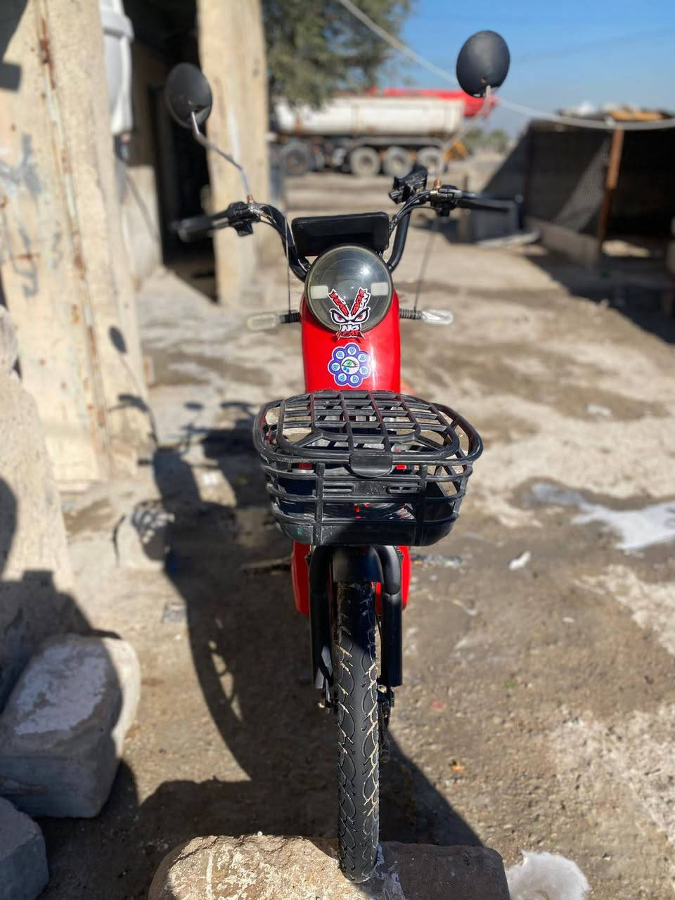 1سلام عليكم    باسكل شحن حجم 20 فول الباسكل  مانقصه اي شي والله العضيم  برغي مامفتوح  منه 2  البطاريات   ستوهن بدلتهن  ماصالي  سبوعين  مستخدمات  
 3بي جهاز نذار عن السرقه 4 بصمه تشغيل عن بعد  5 مكاني كربلاء  شارع الدره  6 سعر 380الف وبي مجال لطيبين 
هاذا الرقم نتصل عليه واني بخدمتك 
***********
