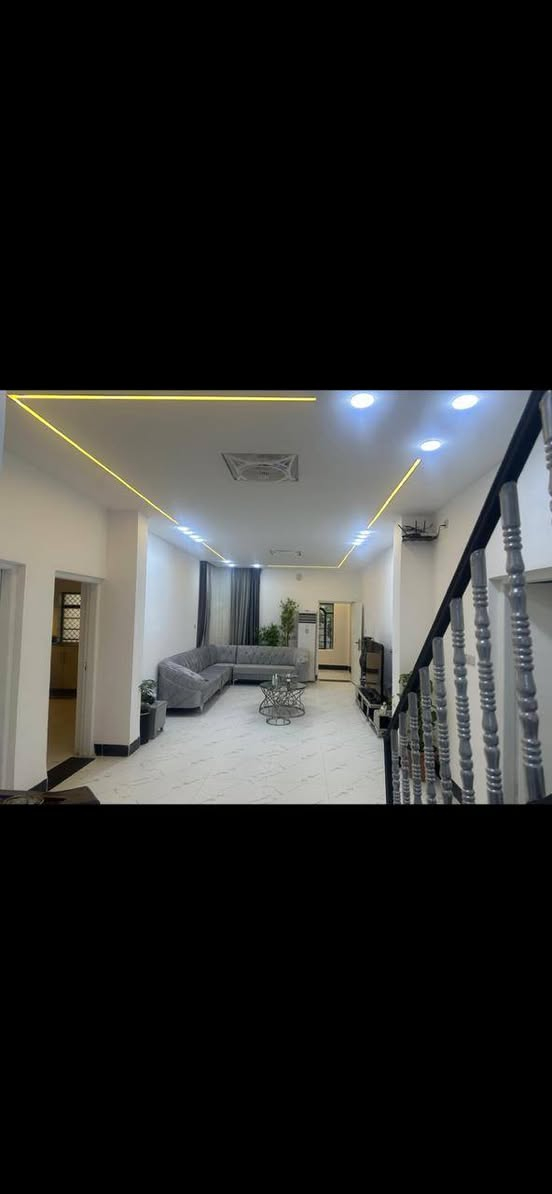 للبيع دار مساحه ٢٤٠ متر طابو صرف بناء طابوك طابق اونص
توله فروش قرب مدرسه جرير قريب من شارع عام
***********
