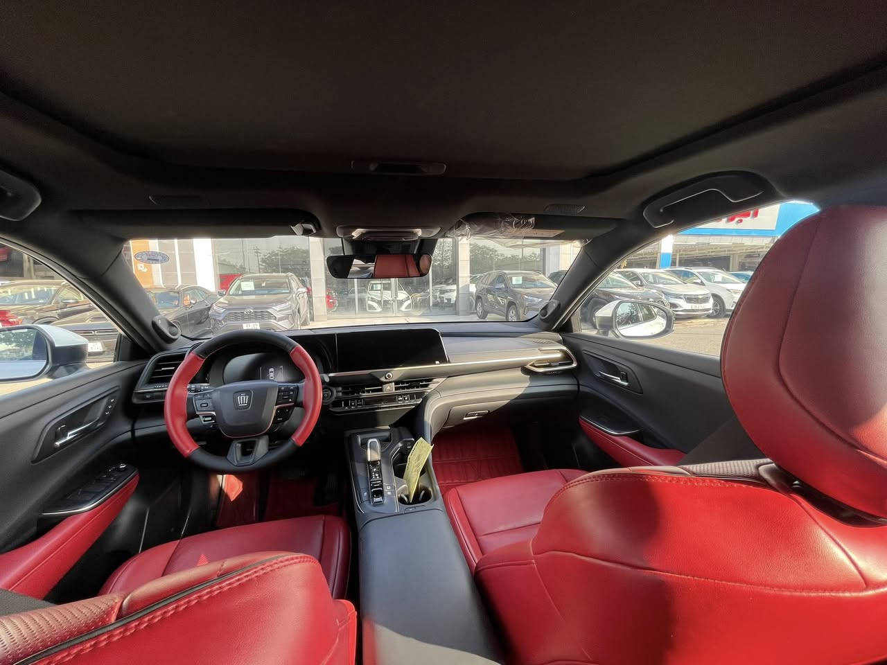 كراون 2023 شركه مهند مكفوله عامه خليجيه ماشيه 18000 الف فول مواصفات ***********
