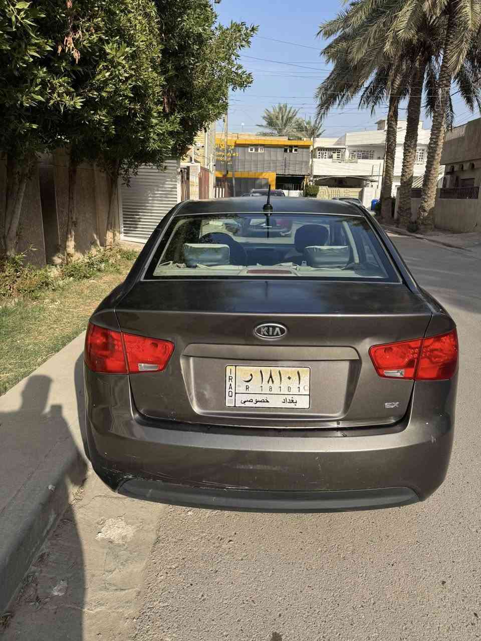 السلام عليكم
كيا فورتي موديل 2012 رقم بغداد سنوية ساقطة 
ماشية 145 الف 
وارد امريكي 
حادثها باب خلفي بدون دواخل 
بنيد اثر طخه بسيطة 
بيها صوت رواجز بدايه التشغيل 
السعر 95 وبيها مجال قليل 
سيارة مال بيت 
مكانها بغداد السيدية 

***********

