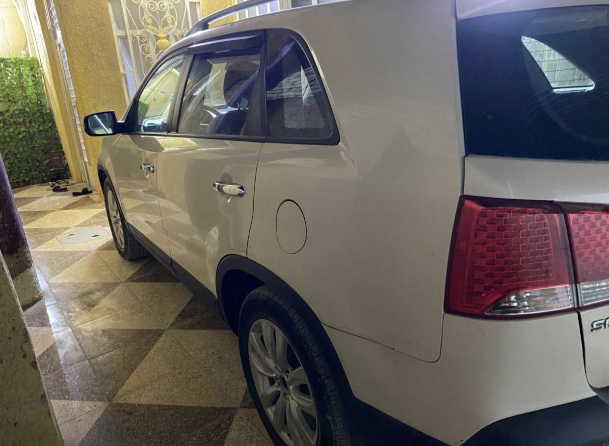 السلام عليكم
سورنتو 2011 وارد امريكي
مكينة 6 
7 راكب 
رقم بغداد 
لون اصفر بيجي
المكان بغداد/ النهروان
السعر 150$ 
***********
