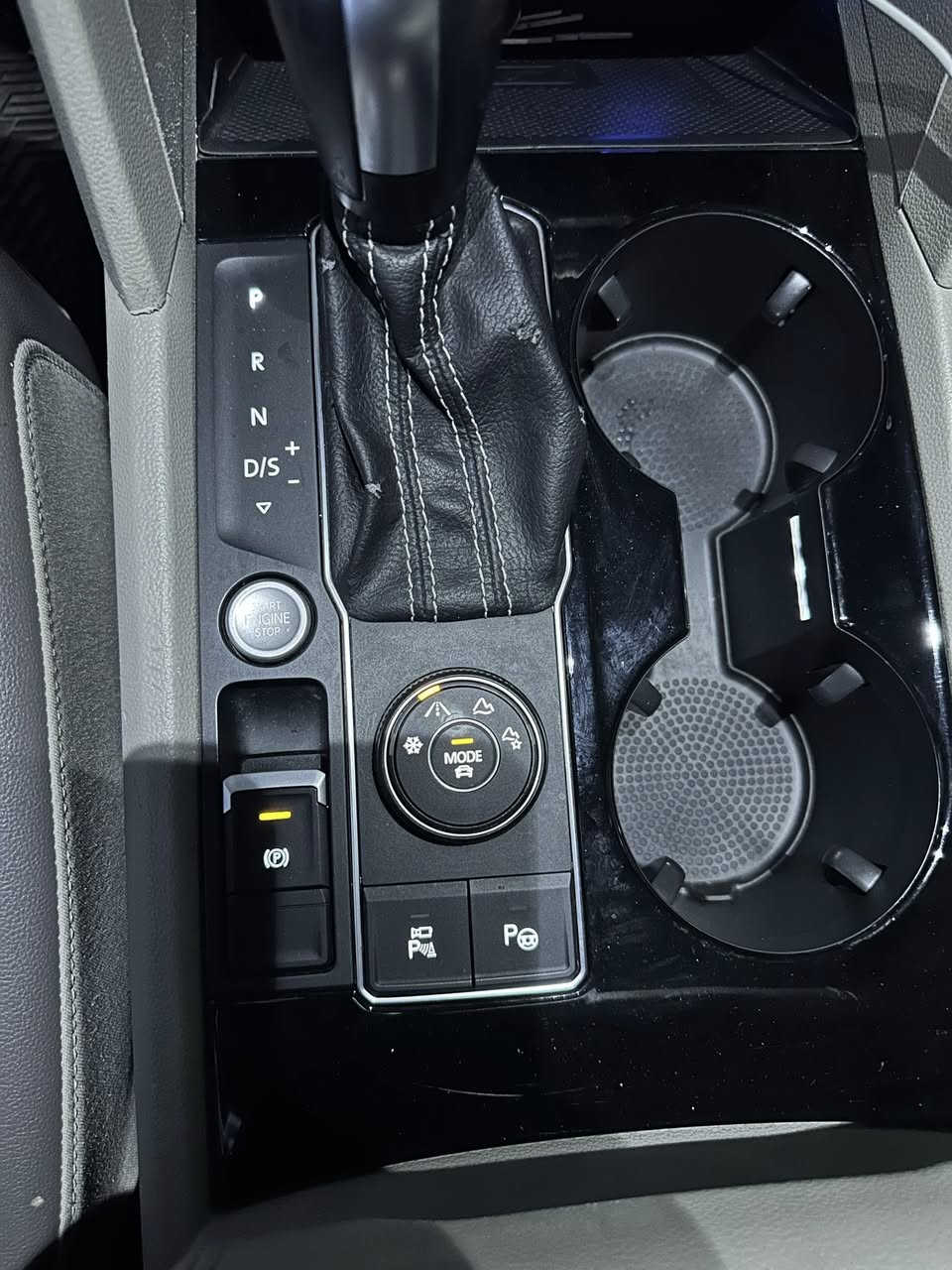 ا سلام عليكم ورحمة الله وبركاته 
فولكس وأجن أطلس  Prmium SEL
 2021 اعلا فئه 
ماشي 130 الف كيلو متر
سيارة بدون حادث بدون ارباك 
كلش نضيف  جديد به معنا كلمه
 
سيارة مكفول من كل نواحي 
سعر 32500$
هاتف ***********
وتصاب
عنوان كركوك
