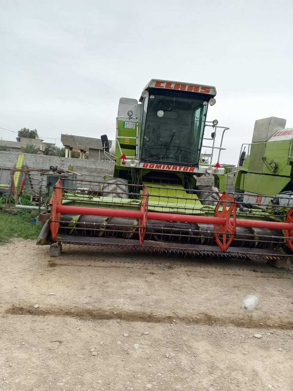 حاصدة كلاس للبيع المكان ديالى ***********
