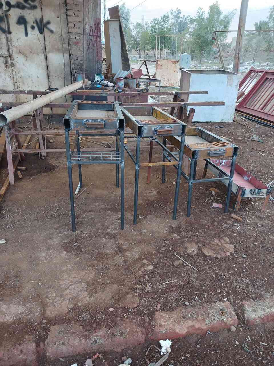 سلام عليكم مناقل لوحده عله ٣٥ويه صبغ٣٧وصغيره عله ١٣
وشتريد اسويلك من شي يخص لحداده مراجيح بوب سقايف 
***********
