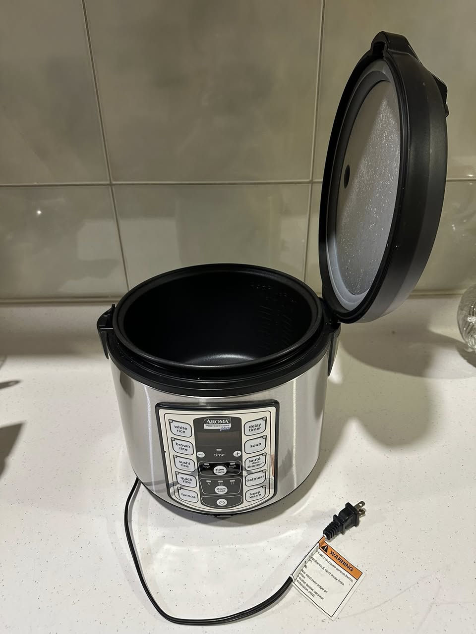 جهاز طبخ رز متعدد الاستخدامات للبيع
ماركة Aroma Professional Plus
يستخدم للرز، الشوربة، الشوفان، والطبخ البطيء
نظيف جداً وحالته ممتازة


**إذا كنت صاحب هذا الإعلان وتريد حذفه لأي سبب، رجاءا أرسل رسالة إلى الدعم الفني**