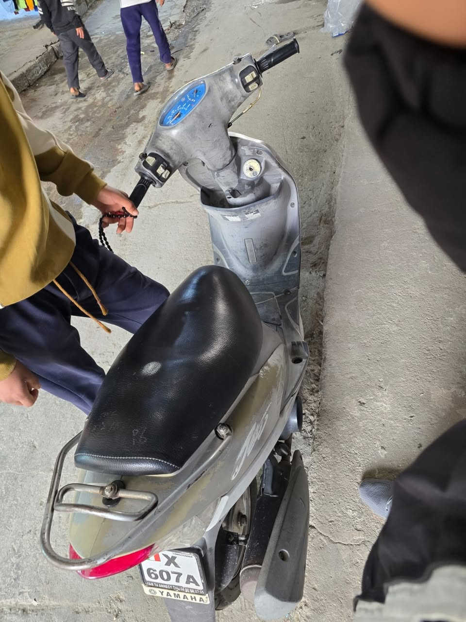 سلام عليكم مكلف بل نشر/ دراجه ماكس منغولي كفاله عامه خير من الله درجه وصل معرض بيه طالع من الحمداني مكاني كربلاء حي الغدير
ملاحظه/ ما متواجد فيس فقط رقم صاحب دراجه 
اليريده بي خير ويدلل
رقم/‏‪***********‬‏
