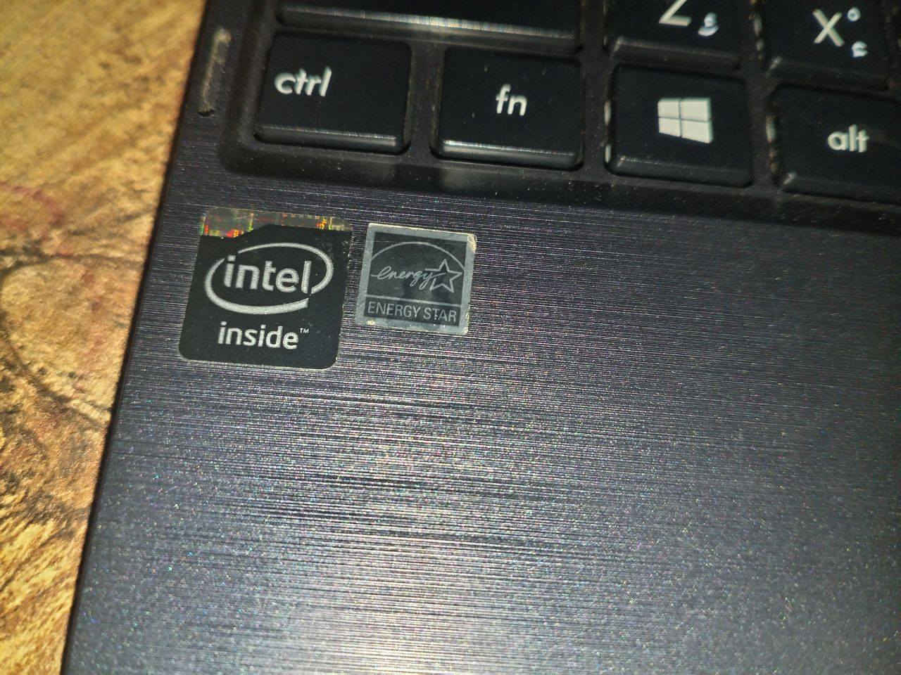 💻 للبيع: رفيق الدراسة والترفيه.. تابلت ويندوز "الخفيف والسريع" 🎓📺
تبحث عن جهاز لاب توب صغير جداً (Mini PC) وبسعر "على كد الإيد"؟
هذا الجهاز هو الحل المثالي لكل طالب، أو محب للقراءة، أو شخص يحتاج لإنجاز مهامه المكتبية أثناء التنقل!

✨ ليش هذا الجهاز مناسب لك؟
✅ خفيف كالريشة: شيله بشنطتك وما تحس بوزنه، مثالي للمقاهي، المكتبة، أو السفر.

✅ شاشة لمس ذكية: استمتع بتجربة التابلت وسهولة الويندوز في جهاز واحد.

✅ بطل الدراسة: افتح ملفاتك (PDF, Word, PowerPoint) وتابع دروسك ومنصاتك التعليمية بكل سهولة.

✅ سينما متنقلة: تابعه عليه فيديوهاتك المفضلة، يوتيوب، أو بث الألعاب (Streaming) بجودة ممتازة.

🛠 المواصفات الفنية:
 * المعالج: Intel Atom Z3740 (أداء مستقر واستهلاك بطارية ممتاز).

 * الذاكرة: 2GB RAM (مناسبة للمهام الأساسية).

 * النظام: Windows 10 Home (واجهة مألوفة وسهلة الاستخدام).

 * الشاشة: تدعم اللمس المتعدد (5 نقاط لمس).

💡 نصيحة "مخلص" لك قبل الشراء:
هذا الجهاز مصمم ليكون مساعدك الشخصي الذكي في (الدراسة، التصفح، مشاهدة المحتوى، والأعمال المكتبية الخفيفة). هو ليس مخصصاً للألعاب الثقيلة أو المونتاج، بل هو "ملك المهام الأساسية" بامتياز! 🌟

💰 السعر:  80الف بي مجال
📍 المكان: كربلاء 
📞 للتواصل: مراسله خاص


**إذا كنت صاحب هذا الإعلان وتريد حذفه لأي سبب، رجاءا أرسل رسالة إلى الدعم الفني**