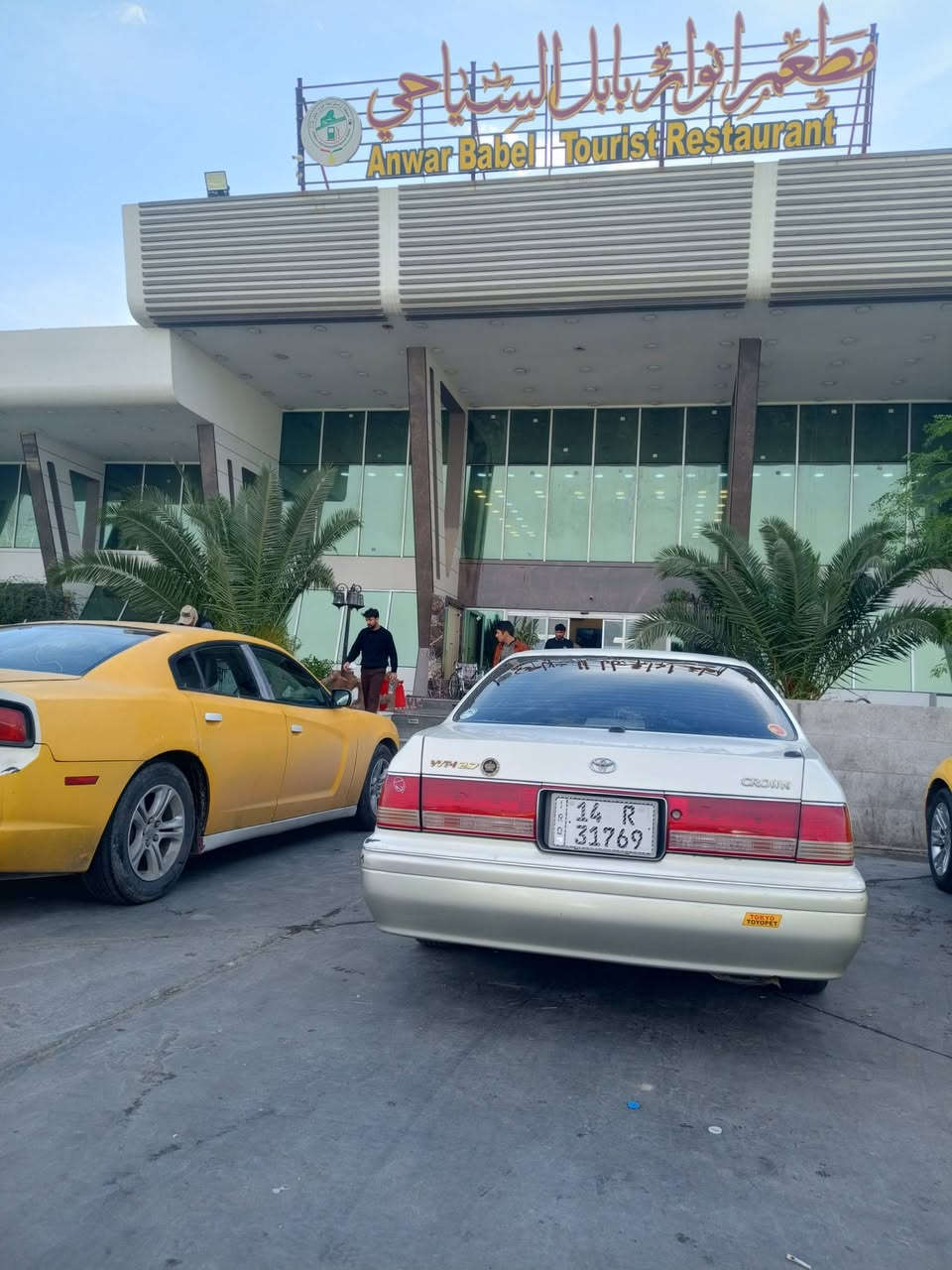 سلام عليكم راس ثور فلات سياره بسمي رقم جديد وهزه جديده اصوليه سياره بسمي تحويل ثاني يوم سياره توه قبل سبوع مبدل مكينه وكير بجيس  بعدهم بضمان فول مواصفات سياره باتري جديد راديتر جديد كاردن جديد باور جديد مصطره جديد مجاول جديد سياره ما نقصها اي شي سياره تحوير امارات تحويرها يخبل ضفيره جديده ويه المكينه بدلتهه الله شاهد سياره مصروف عليه خير من الله سياره بيهه ضربه كداد مو قويه يم الباتري وبيهه صبق قماره وجاملقات  سستم جديد سياره شادلهه مال بيت الله شاهد ما متعوبه سياره. سعر *********** 
سعر 107 وبيهه مجال قليل وبيهه كفر جاملق باليابان مبدل مايبين حته بلفحص بس السياره الي بيهه كلشي موضح ونه بخدمه شراي
