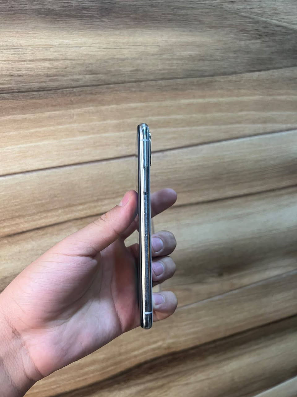 السلام عليكم.
iPhone XS
الذاكرة 64 .
البطارية 70 .
الجهاز نظيف 100% .
الجهاز ابلادي كله شاشة اصلية.
1SIM
جهاز مناسب للأستعمال اليومي والتصوير والألعاب.
هـ.  ***********
السعر مناسب.
موجود اتصال و واتس اب و فيس بوك.
