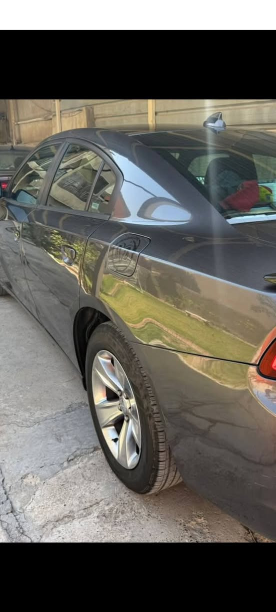 جارجر موديل ١٦ بيهة قطعتين صبغ السعر ١٨٥ ماشي ٧٥ الف سياره جديده ***********
