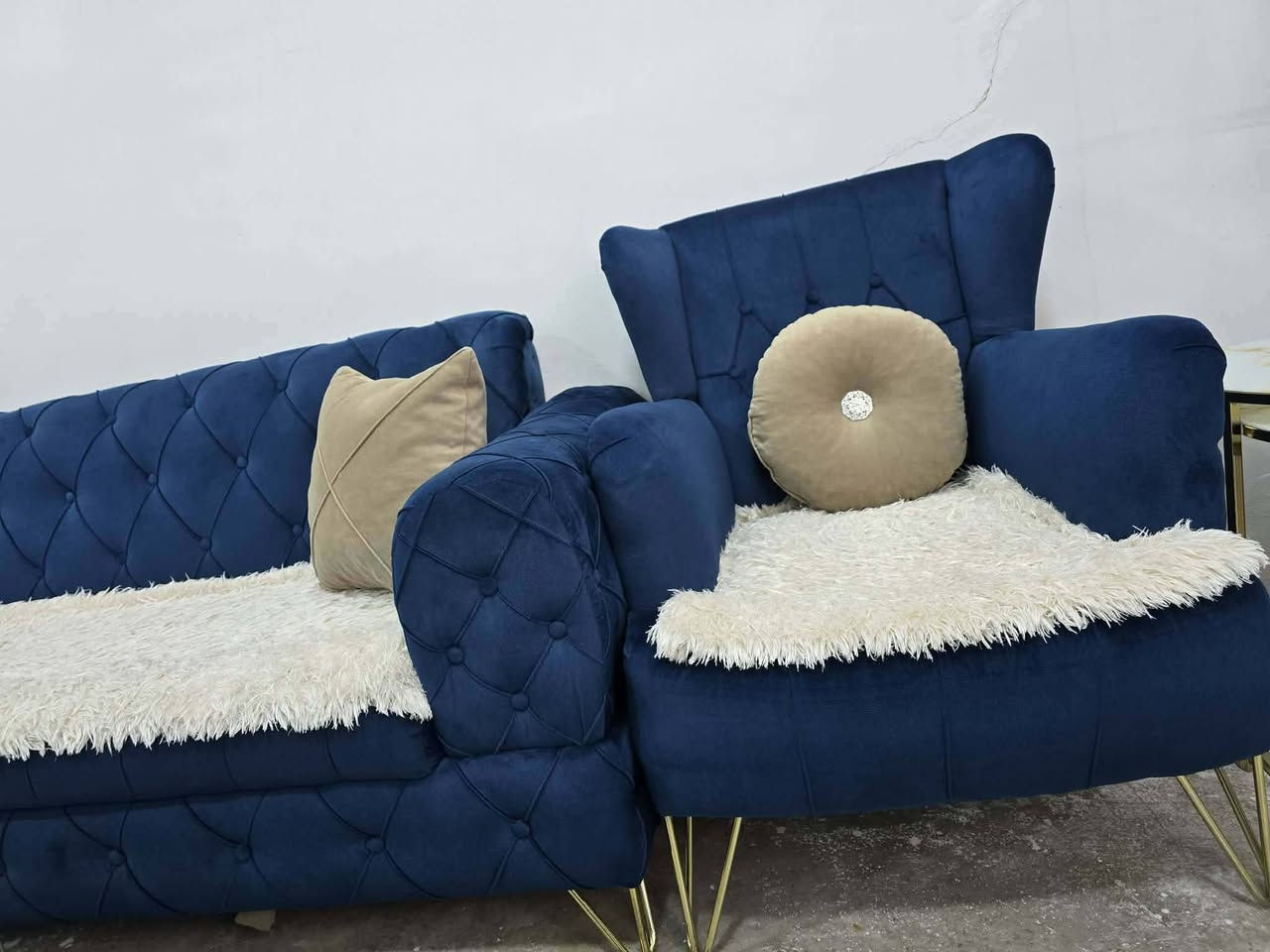 سلام ئەم تاخمەمان هەیەبەپەردەوتەپڵەکەوە زۆرپاکوبێعەیبە بۆداواکردن پەیوەندی بکەن ***********
***********شوێن کەرکوک نرخی ۳٥۰ کەمێک مەجال
