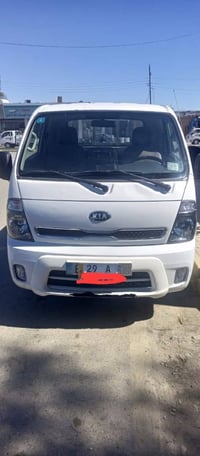 كيا حمل موديل 2020 للبيع ماشيه 115 رقم انكليزي سنويه جديده تخم تاير جد...