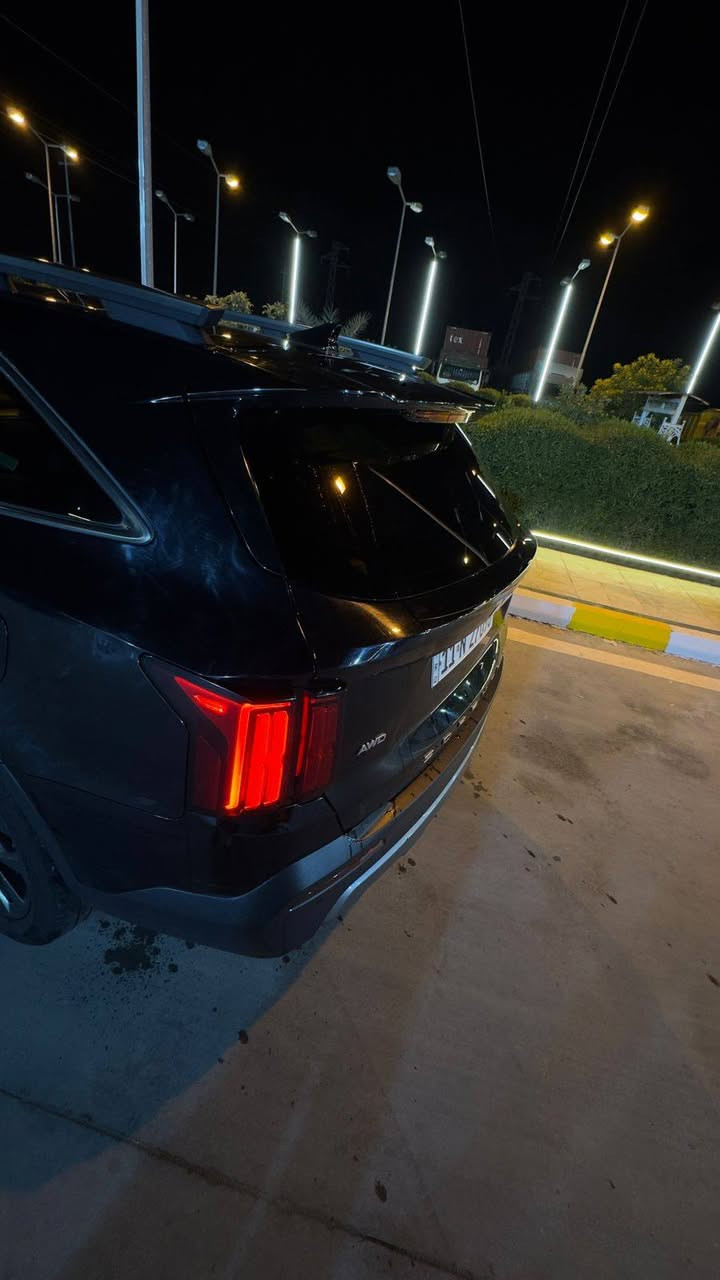 سورنتو 2022 X lien برستيج 
أعلى مواصفات بل سورنتو Vip منفصل  محرك 2500 تيربو 
وارد امريكي الضرر جاملغ وبنيد 
رقم بغداد انكليزي تحويل مباشر. 
المواصفات 
خمس كامرات محيطيه 
رادارات امامي وخلفي وجانبي 
سقف بنوراما انارة سقف لمس 

خمس وضعيات قياده 
فور ويل 
هاند بريك بصمه 
كشنات جلد 
الكشنات الاماميه تدفئه تبريد 
والخلفيه فقط تدفئه 
تدفئه ستيرن + هزاز استيرن عند الرجوع توقف ذاتي 
صندوك كهربأء ذكي 
يفتح عن الاقتراب 
قايده ذاتيه +تحديد مسار 
مانع انزلاق 

وشاشه الكترونيه تتغير حسب وضعيه القياده وتفتح كامره داخليه عند الاشاره بمكان الرون أو الكيلو متر حسب الاتجاه 
وتشغيل عن بعد 
وبعد بيها هواي مواصفات. سعر 220

***********0
