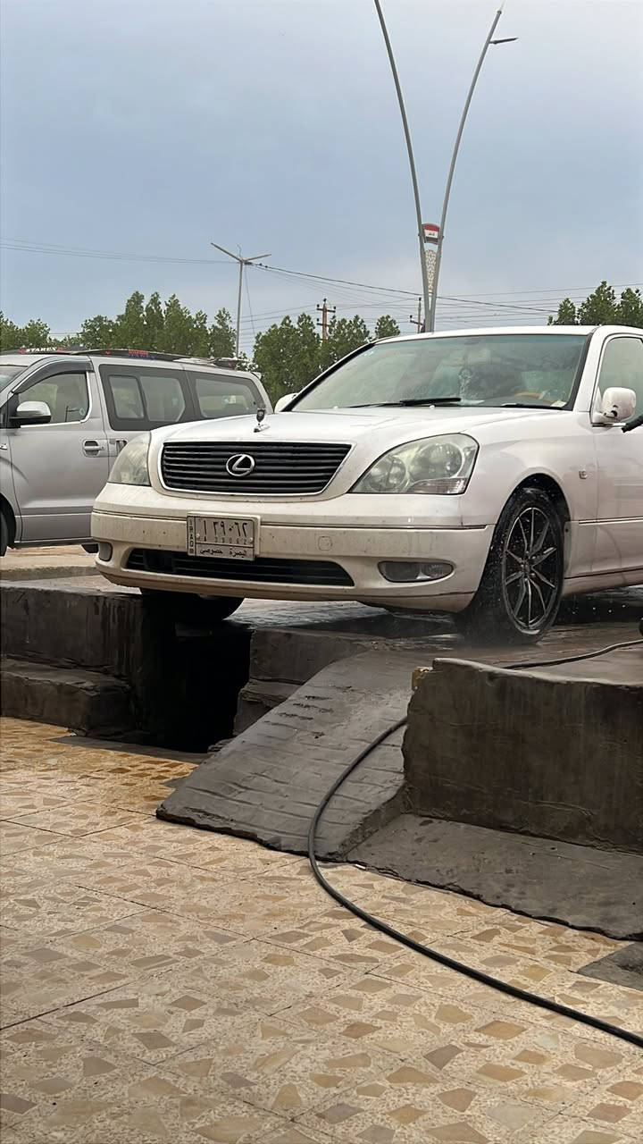 مراوس بجارجر او اوباما

لكزس Ls 430
فول مواصفات جنطه وبيبان شفط برده خلفيه تنته 
كير مكينه وحداده وتبريد تدفئه كهربائيات كله مكفول 
بيه طخه بسيطه بالهلال الخلفي جهة العبري 
رقمها بصره وراعيها كرايبي 
عنواني البصره القرنه هور السعد 
سعرها ١١٥ ومجالها قليل كلش 

***********
