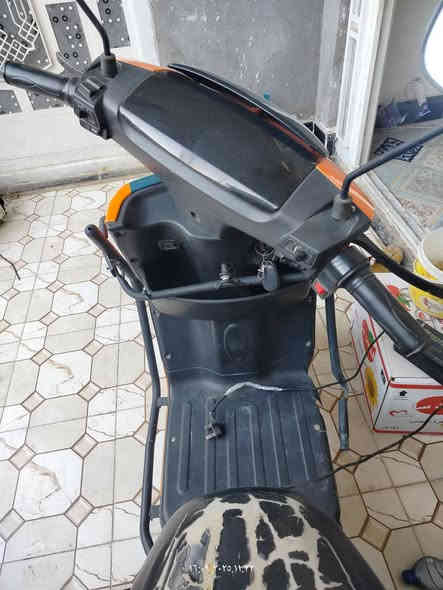 سلام عليكم شباب دراج شحن ماخذهه من( مايد طيار) معروف اسمهه صقر دراج سبعه باطريه سرع 100 تمشي حقيقي 75 دراج مثل ما موضح بصوره الصفحه اليسر نكلبت عليه وصار بيهه ضرور  
صارله سنه من خذته  ,بمليون و25
قيم بيرضي لله وخذهه 
المكان الناصريه الزيناوي يم المركز 
رقم ***********
