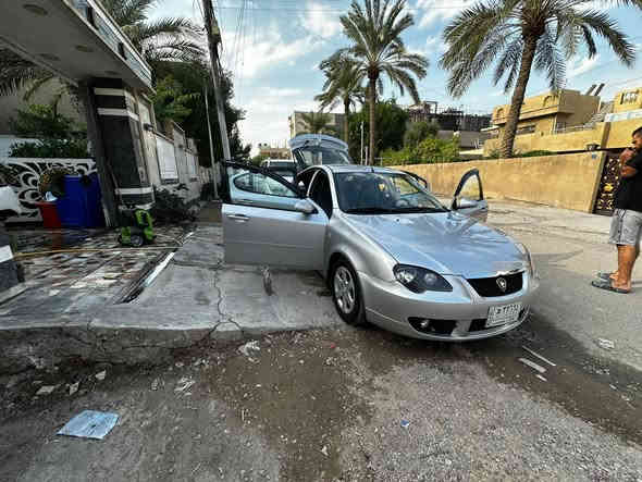 بروتون 2016 جين -2
رقم بغداد خصوصي تحويل ثاني يوم //مشروع وطني
المواصفات 
محرك 1.6  4 سلندر 
كير اوتوماتيك 
بيهه قطعتين صبغ بنيد وجاملغ الخلفي
اللون رصاصي سلفر
كشنات رياضي كما في الصورة 
شاشة أندرويد تشغل يوتيوب وويز وبرامج اخرى وتكنك على الموبايل 
كاميرا خلفية عند الرجوع للخلف 
حساس خلفي عند الرجوع للخلف 
السعر (80 )وبيهه مجال قليل
للتواصل الاتصال على الرقم
 ***********يتوفر واتساب 
مكان السيارة بغداد حي القاهرة
