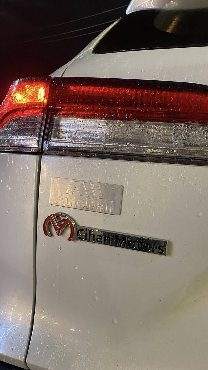 خليجي وبسعر بلاش !! 🔥🔥
السلام عليكم - كورولا كروس هايبرد شركة جيهان اربيل
موديل 2022 - بدون صبغ فقط جاملغ امامي معدل بارد وبيها pdr بسيط وتكحيل .
الممشى 162,000km الف كم ، وقابل للزيادة 📈
1. هايبرد بانزين + كهرباء اقتصادي جداً🔋.
2. شاشة وسطية لمس ✔️
3. كاميرا خلفية 
4. أضاءة led أمامية وخلفية
5. تحكم ستيرن متعدد الوضائف 
6. مثبت سرعة
7. نظام مراقبة ضغط الأطارات
8. بصمة دخول ذكي
9. فتحة سقف 
10. درايڤ مود 
11. ABS + ESP ❄️
گير مكينة حدادية كله بشرط 
مرقمة اربيل جاهز وكامل سنوية بأسم صاحبها تحويل مباشر .
السعر المطلوب : 172$ ورقة وبيها مجال 
عنوان السيارة : اربيل 
رقم صاحبها : ***********
