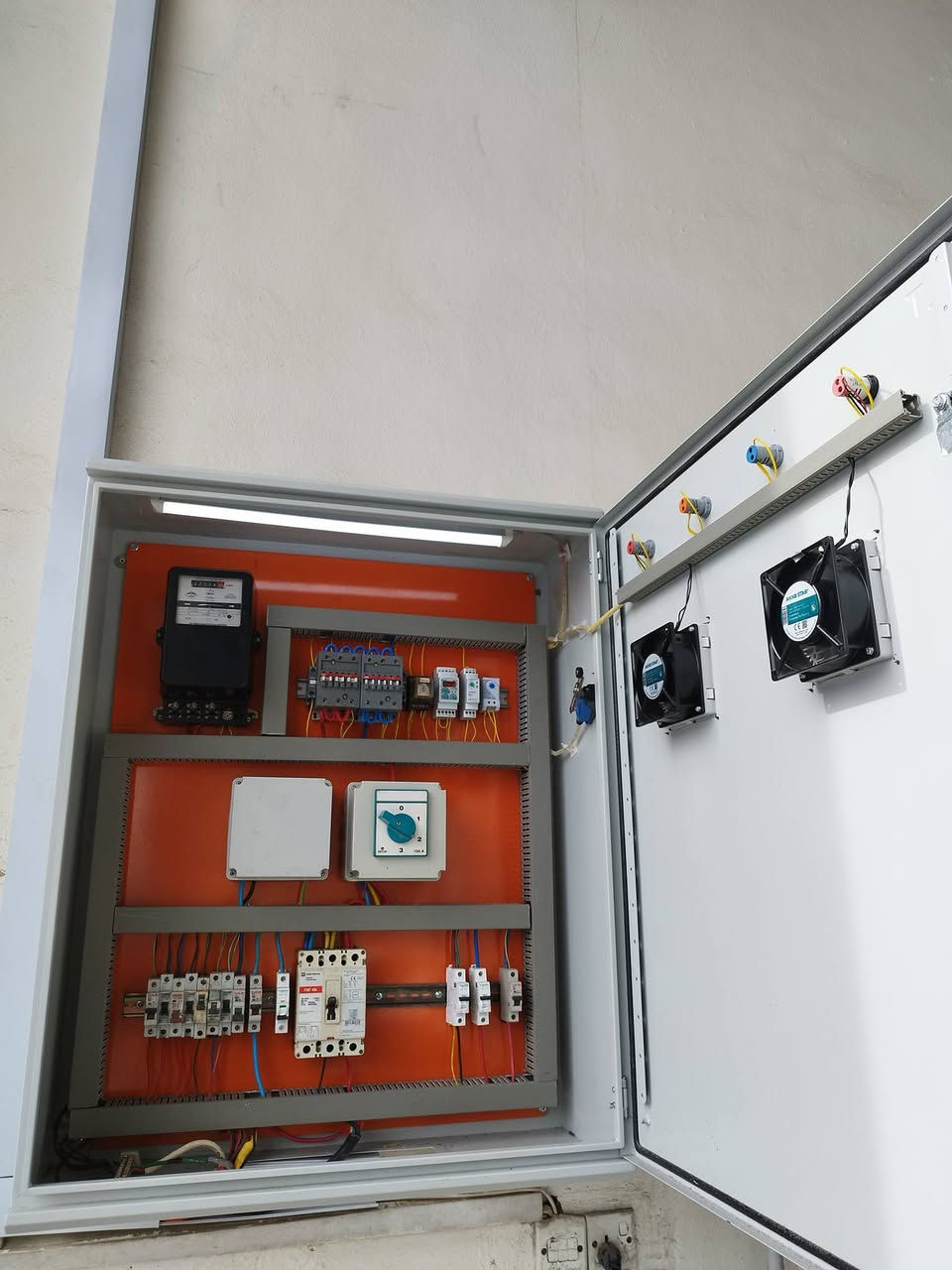 السلام عليكم 
بورد خطين  ATS مواد ماركه اصلي
أن شاءالله يعجبكم
أبو عبد الله 
الكهربائي ***********
