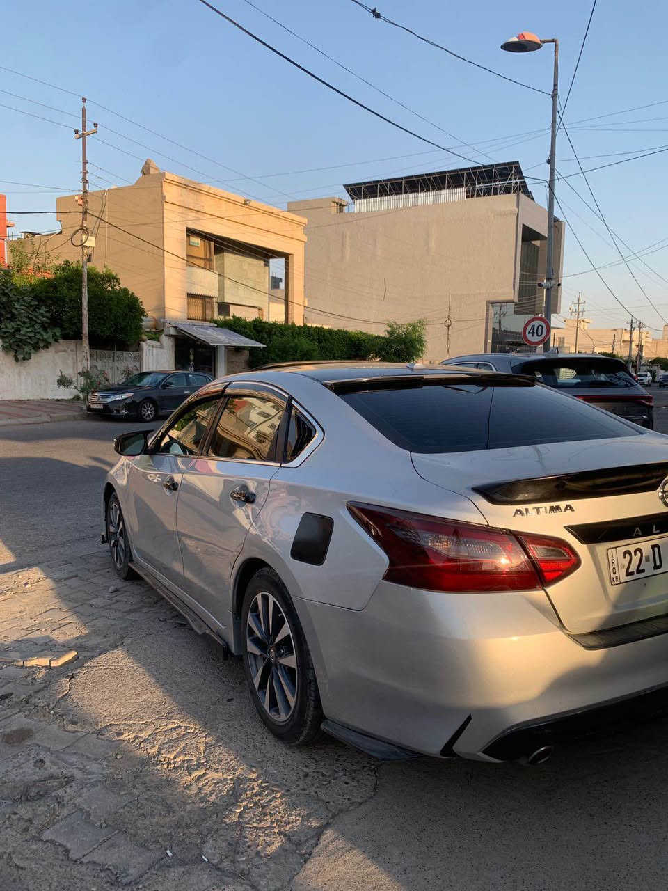 Nissan Altima. 
Sv plus 2016 
3 پارچەی پێش و دوو بست بۆیاخە 

بێ ناو گرتن 
، ئێڕباگ سوکان و شان 
م(,2,5 ) گێڕ و مەکینەی کەپسە 
ڕۆیشتن 132 هەزار میل 

ڕەقەم و سنوی نوێ 

نرخ / 105$
*********** أربيل, العراق
