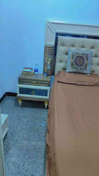 من رخصه الادمن غرفه تركي باب اول مابيها اي مشكله نظافه ٩٩٪؜   للبيع  السعر ١٧٥٠٠٠٠مليون وسبعمية  وخمسين   بيها مجال بسيط للتواصل ***********  مكاني سبع ابكار
