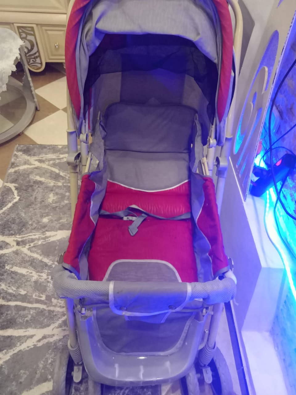 بديل التوءم عربيا جامبو كبيره ماشاء الله تاخد طفلين وخفيفه جدا في المشي وعمليه وحديدها متين ولا فيها اي عيب يوجد بها فرامل والدراع قلاب ومستويات لحد السرير وحزام امان كامل كل ده بسعر لقطه ٨٥٠ بس يبخت صاحب النصيب اللهم بارك اللهم بارك 🔥🙈


**إذا كنت صاحب هذا الإعلان وتريد حذفه لأي سبب، رجاءا أرسل رسالة إلى الدعم الفني**