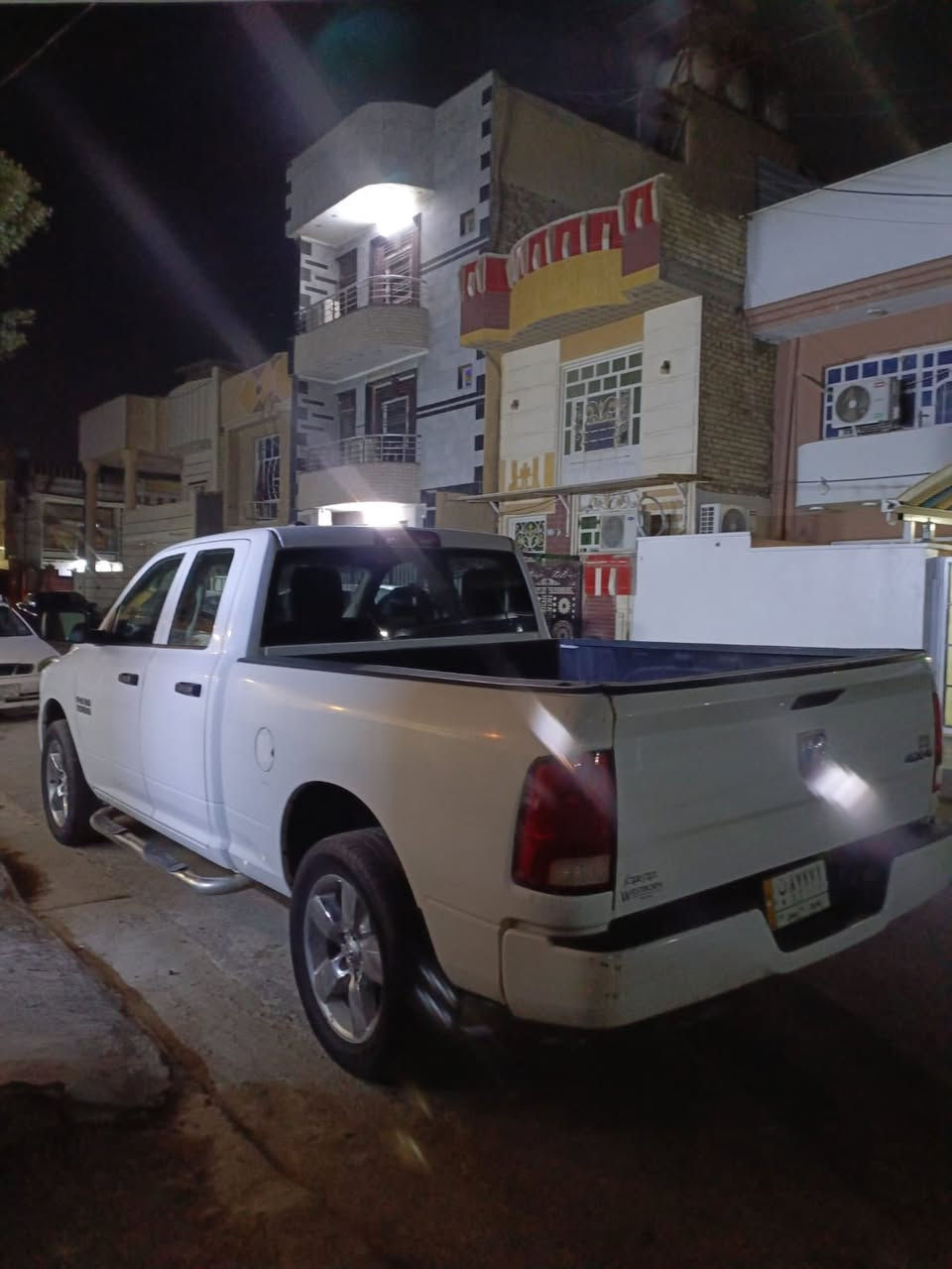 السلام عليكم 
دوج رام موديل 2019
بدي طويل باب قصير 
حادث جاملغ بدي والباب خلف السائق
محرك 6 سلندر 
السعر 160 و بيه مجال
مكان السيارة بغداد 
رقم ***********
