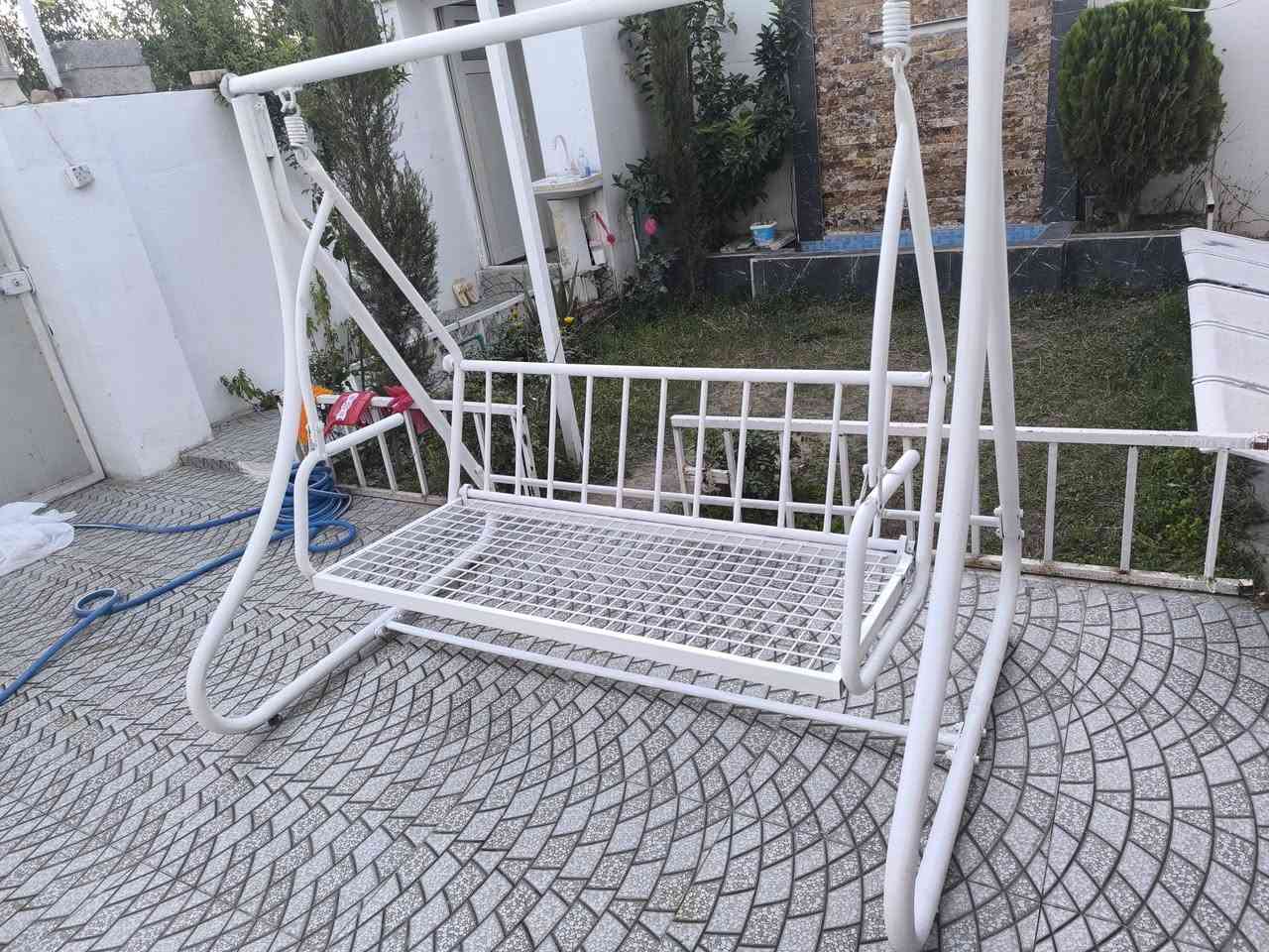 جولانە ناو باخچە و 
5کورسی ئاسن بۆ فرۆشتن
ناونیشان کلار


**إذا كنت صاحب هذا الإعلان وتريد حذفه لأي سبب، رجاءا أرسل رسالة إلى الدعم الفني**
