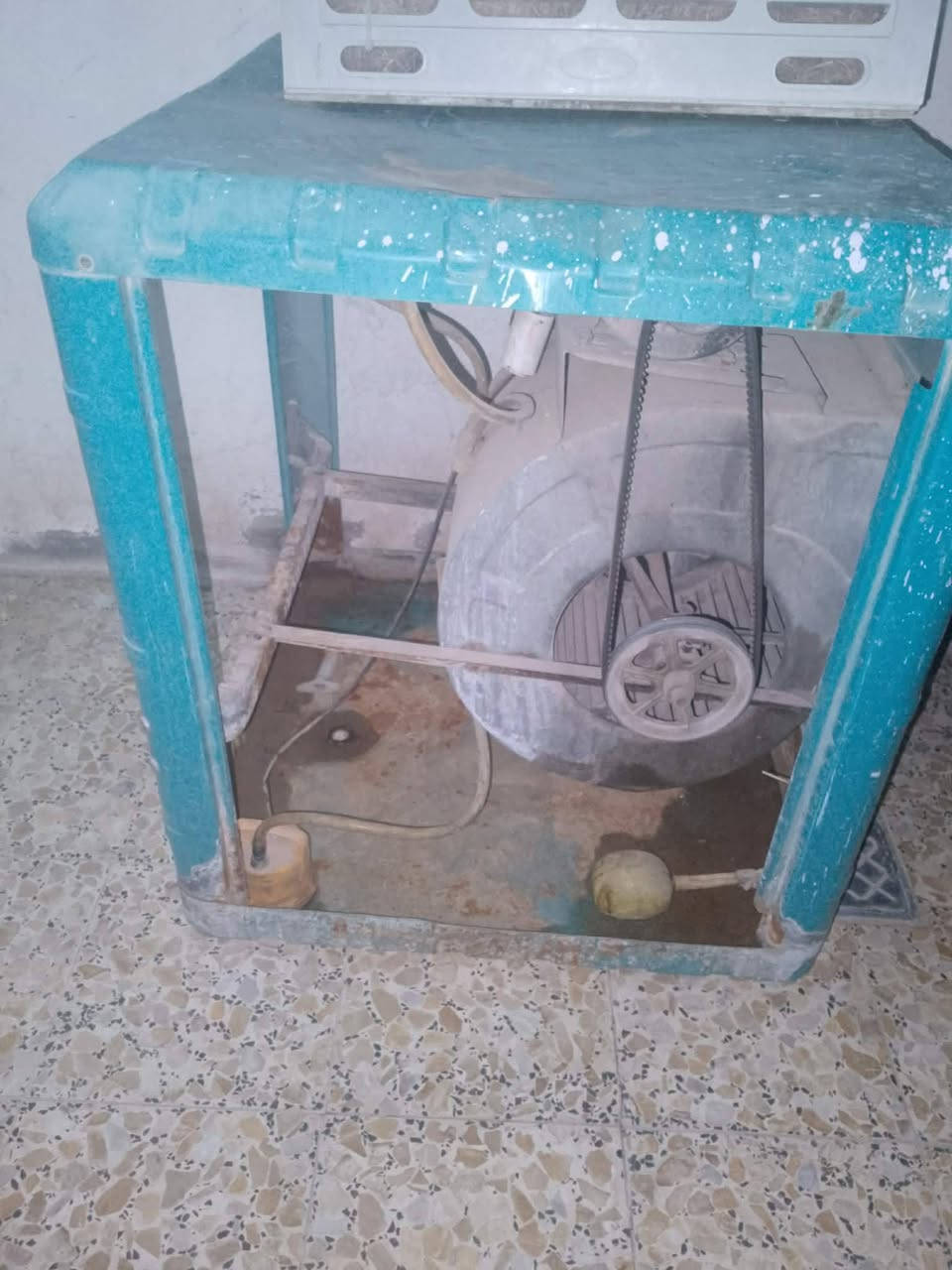 السلام عليك مبرده للبيع نضيفه كلش السعر 75 الف قفله 
***********
