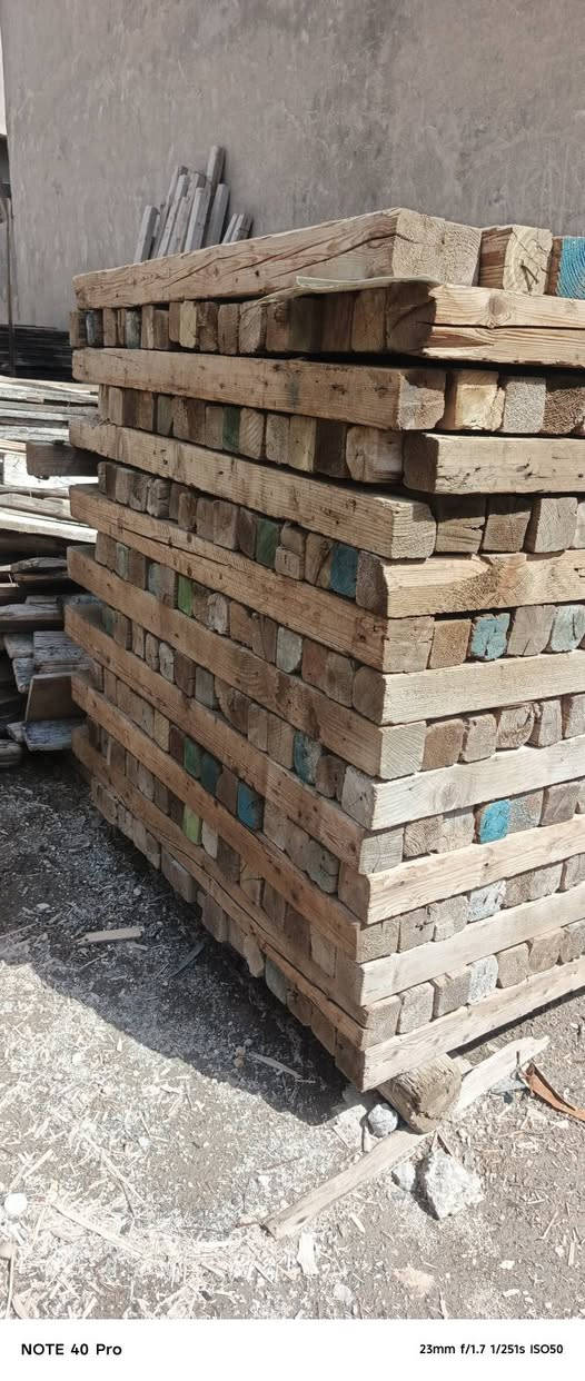 سلام عليكم سير للبيع من طول متر الحد مترين الرقم ***********
