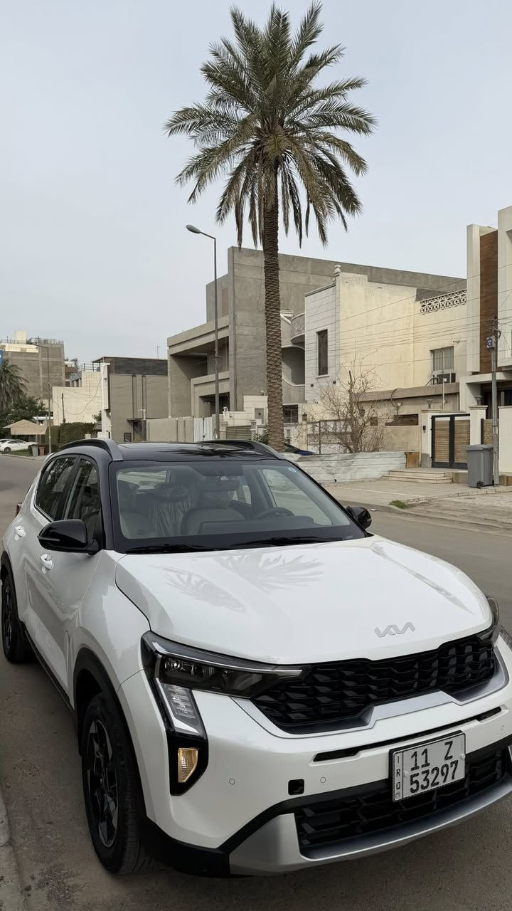 السلام عليكم كيا سونت 2025
سيارة خليجيه وكاله دولية فول مواصفات
نفكيشن 
كشنات جلد 
كشنات كهرباء 
تبريد كشنات 
بصمة
فتحة 
تو كلر 
حساسات امامي خلفية
شاشة جبيرة 
قطعتين تبريد 
ماشية ٨ الاف كيلو بيها بارد بسيط جدا بلجاملغ وممبين ابد
سعرها ١٥٨ وبيها مجال جدا بسيط مكانها بغداد اليرموك 
*********** واتساب موجود
