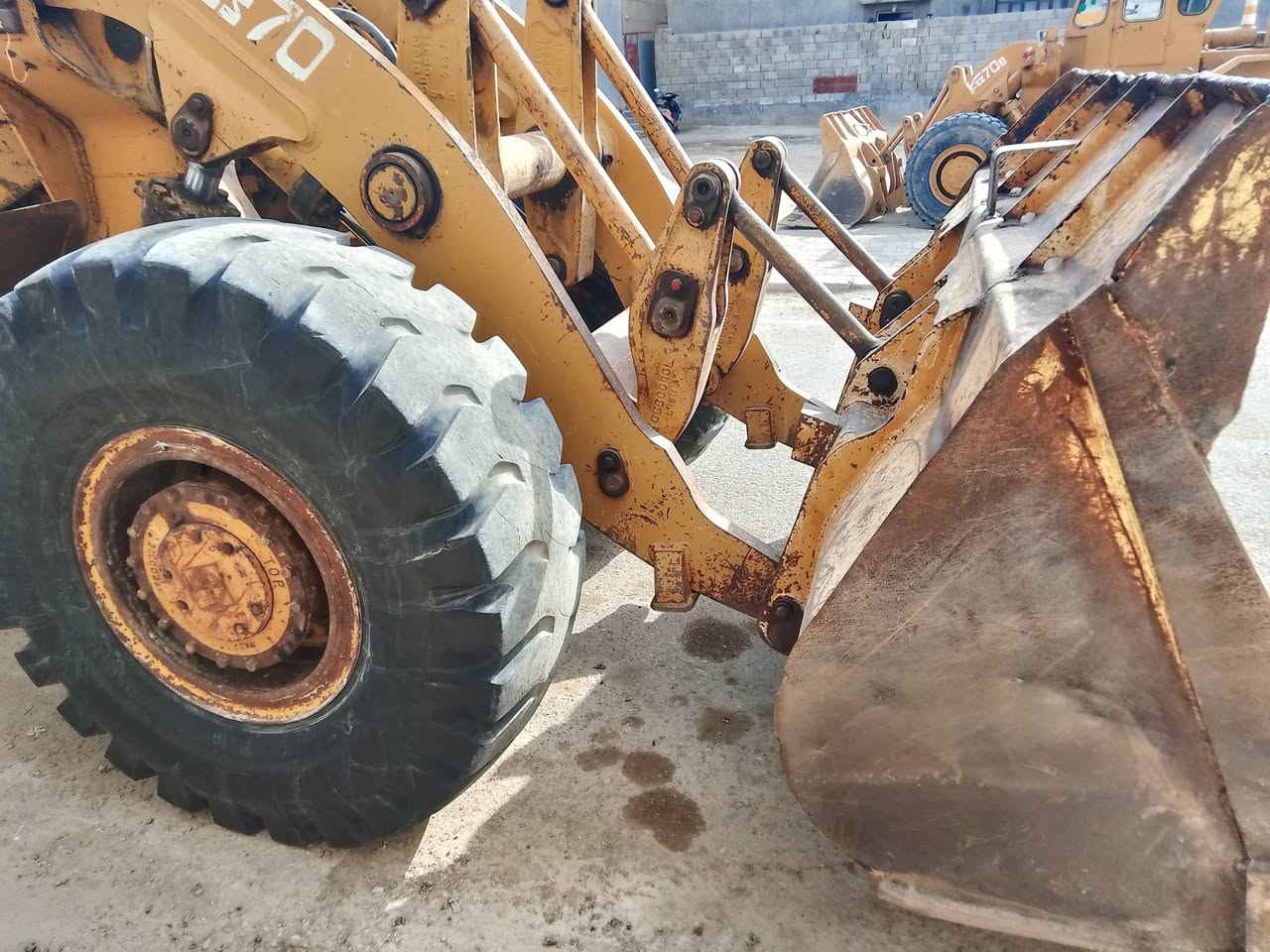 شفل عادي محرك بي موديل 82 رقم بصرة الماني مكان الشفل رمادي الاتصال ***********
