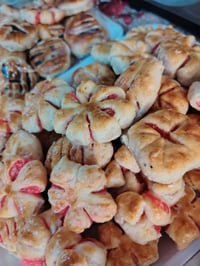 حسب الطلب  حبايبي تم  فتح الحجز  كليجه العيد  أعاده الله عليكم وعلى ال...