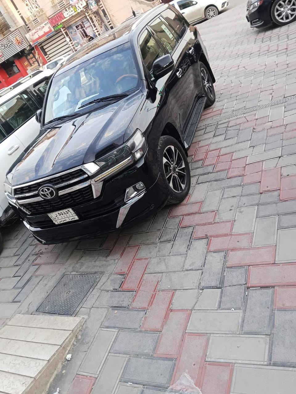 سلام عليكم يوجد بيع او اقساط

تويوتا لاندكروز vx.r محرك 8 سلندر 5.7 موديل: 2015 محدثه 2021 فول مواصفات 

للاستفسار عن السعر رقم الهاتف : ***********
