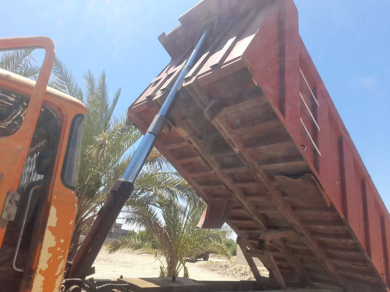 مان موديل ٨٢ محرك سوبر احمر مكفول كير ٩٠ جديد مجموعه نص بدي مايلر مكفول قماره حلوه تايراته تعبانه رقم اصفر السعر ١٥ مليون وبي مجال المكان بغداد التاجي للإستفسار الاتصال ***********//***********
