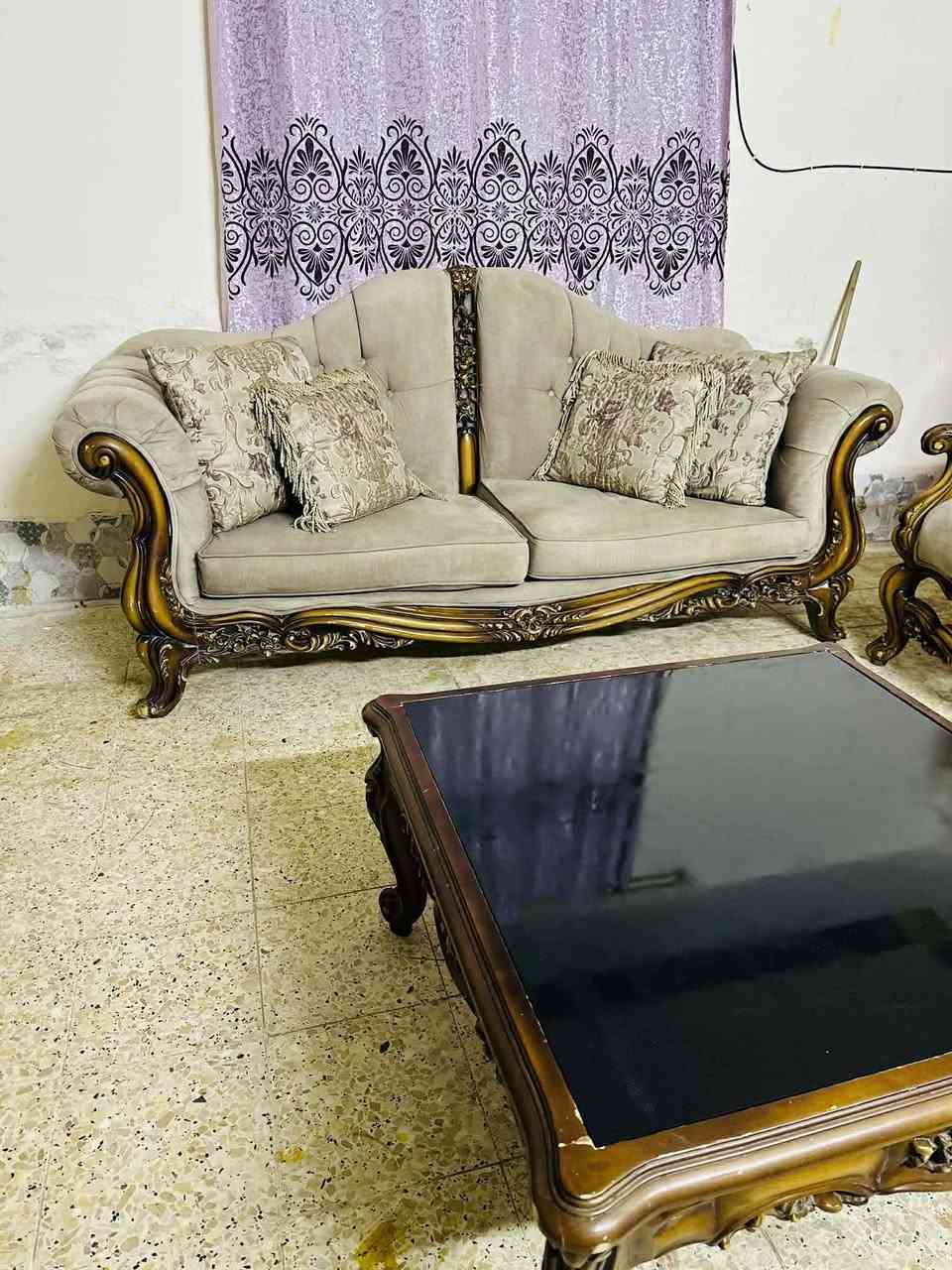 تخم زان دمياطي عشر مقاعد اي ضرر مابي 13كوشات وياه وطبله وسطيه مكان هبهب الشراي يتصل او يجي خاص ***********
