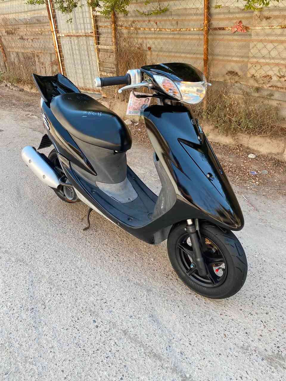سلام عليكم للبيع دراجه سبايزر مجنح رياضي ويل كب رياضي دبل خلفي رياضي وبيهة ريمونت كونترول دراجه رمبه صارلهة (4)ايام نازلة مكفوله كفاله عامه وجاهزه بدون اي نقص اوراق كامله سعرهة(800)وبيهة مجال بسيط جدا للشراي 
رقم الهاتف(***********)مكاني بغداد الغزالية
