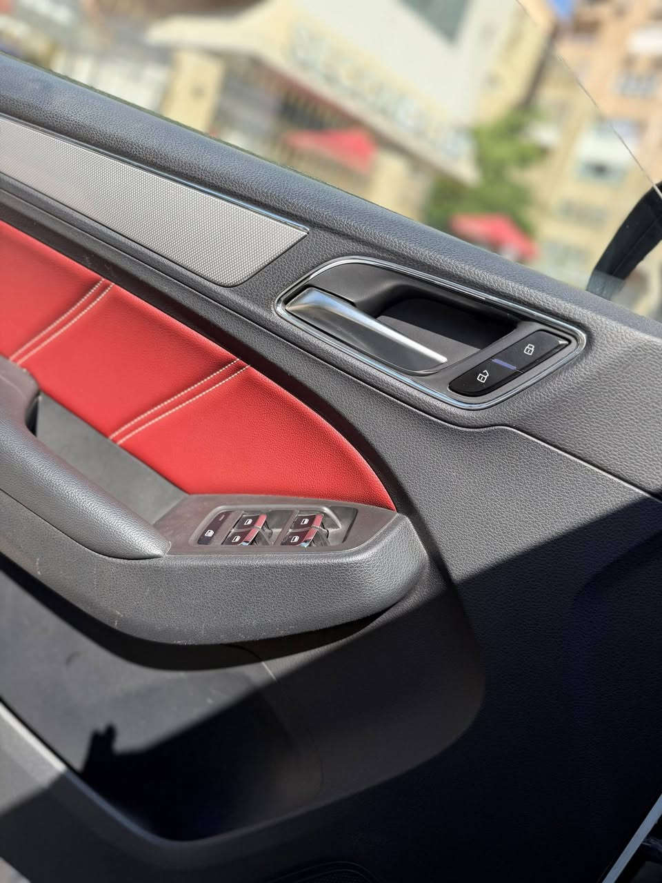 Mg RX5
Luxury 
2021
Km 110,000
صيانات توكيل كلها  
فبريكة بالكامل بدون ملاحظات  
رخصة سنة 
متاح جميع انظمه التقسيط 
بدون تأمين وبدون مصاريف 
التواصل مصطفى عبد الجواد 
☎️01507477709☎️


**إذا كنت صاحب هذا الإعلان وتريد حذفه لأي سبب، رجاءا أرسل رسالة إلى الدعم الفني**