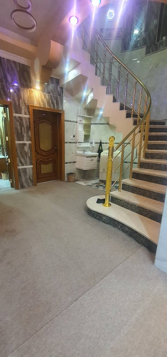 #دار___للبيع___الغربي___الثاني

المساحة ٢٠٠م طابقين مسلح ٤ غرف نوم بناء حديث
__________
___

للاتصال ::

***********
***********

______________

او مراجعة ::

مكتب السلام للعقارات 

#تقاطع__الشعبية #مقابل__صيدلية__الاقصى
_____________________________________
_____________________________________
