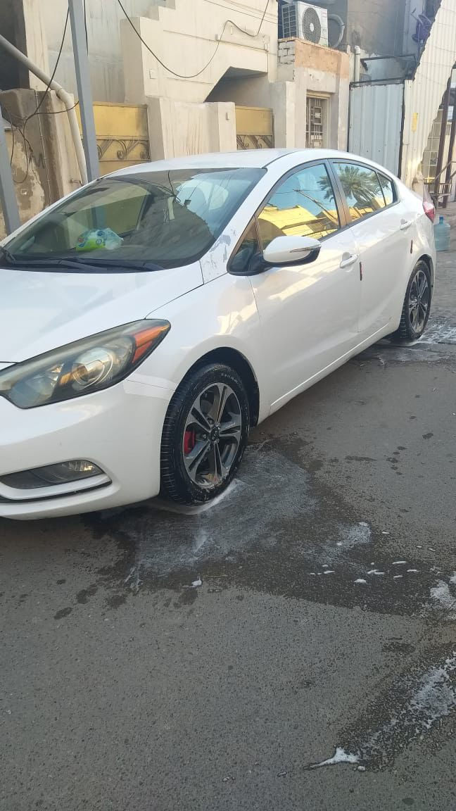 السلام عليكم فورتي البيع موديل ٢٠١٥وارد امريكي حادثه جاملغ وبنيد 110بيه مجال مراوس حسب القناعه ***********
