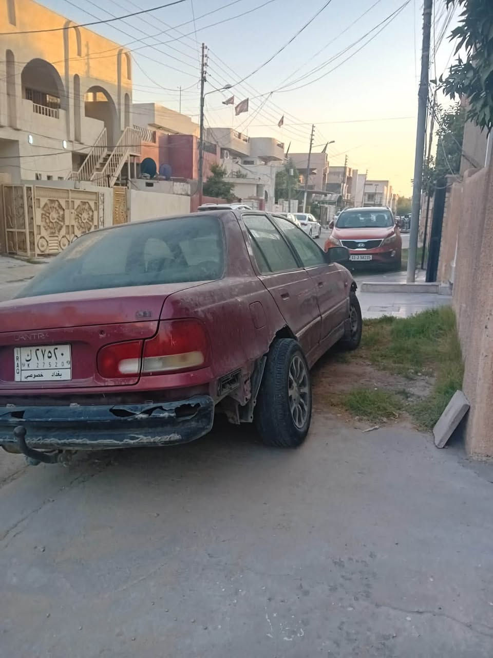 السلام عليكم
النترا دمعة 

موديل ١٩٩٤ 

٢٠ ورقه وبيها مجال سياره شغاله 

***********
