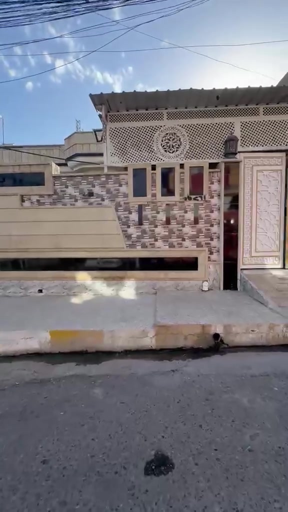 سلام عليكم دار للبيع مشيرفه الاوله المساحه 300 متر الواجهة 12 متر يتكون الدار من 3 غرف نوم هول استقبال مشتملات 
عروض مكتب المشهداني للمقاولات الشرافيات الهندسه 
نستقبل جميع العروض أيمن أيسر 
للاستفسار الاتصال علا الأرقام 
***********
***********
