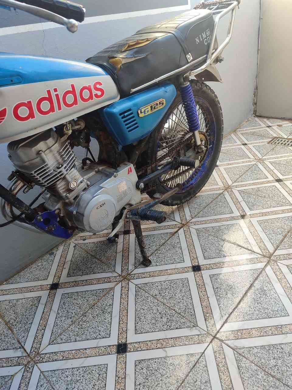 سلام عليكم دراجه اربعه كير مديل 16 اصوالي بسمي سعر 400وبيهه مجال رقمي ***********
