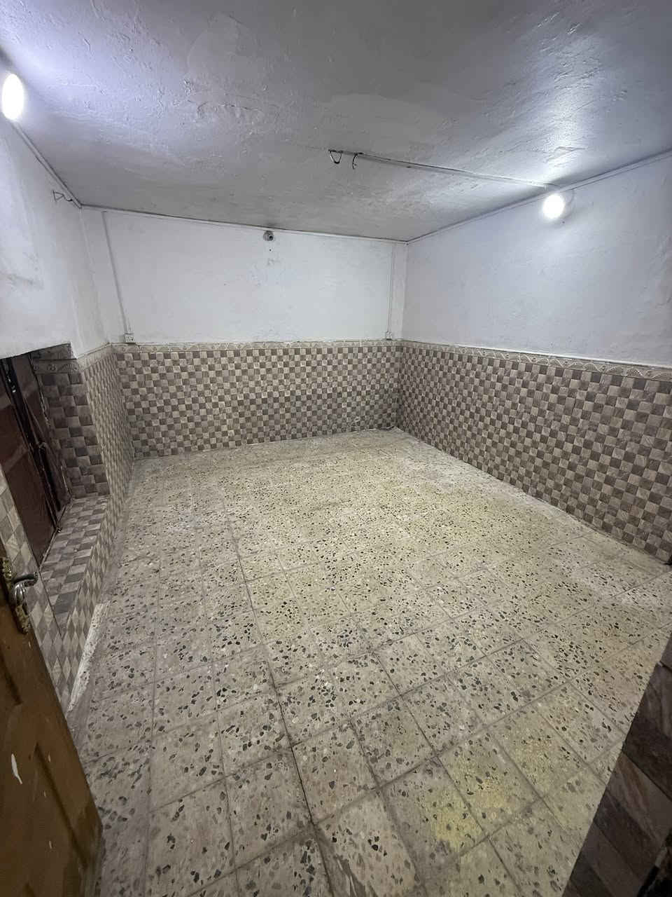 بيت للايجار في جمعيه اسكان الموانئ يحتوي 4غرف وصاله وديوانيه ومطبخ ومشتملات وطارمه السعر 500 الف شامل الماء والكهرباء
واتس ***********
