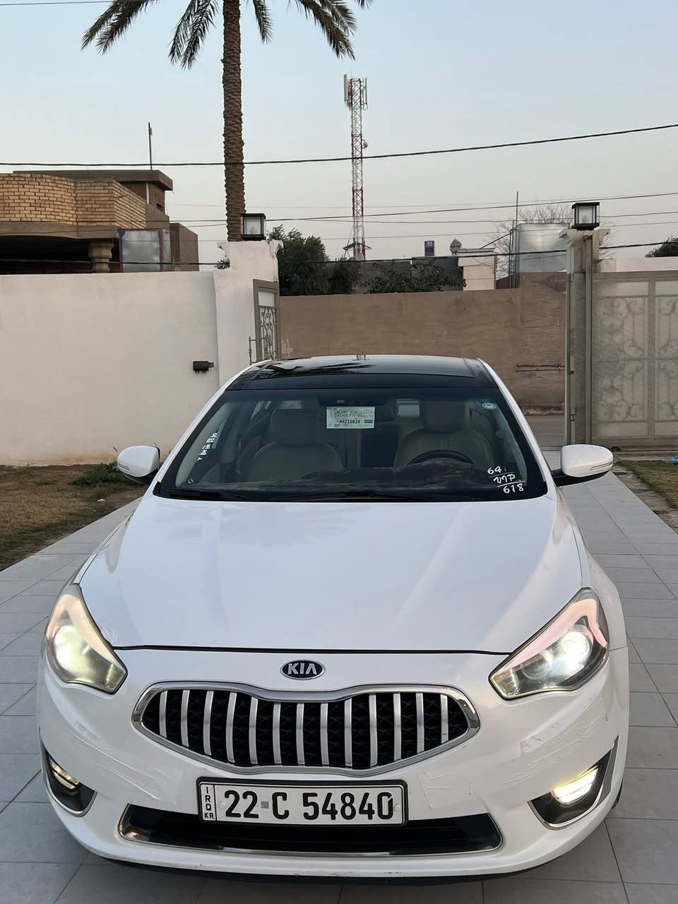 السلام عليكم
كادنزا 

الموديل: 2014

الصبغ: لايوجد مكفوله

المواصفات: 1/1 فول ملكي 

1- لايت زنون 

2-مقاعد تحكمات هيتر تدفئه وتبريد 

3-خمس بصمات 

4- برده خلفيه متحركه

5-شاشه حجم كبير 

6- منافذ شحن عدد 2 

8- تحكمات ستيرن 

9- مرايات قلاب وترحيب 

11- محرك 3500 دوش خليجي

رقم اربيل الدولي الجديد السياره بأسمي ثاني يوم تحويل وسنويه جديده 

السعر/ 165

للاستفسار/ ***********
