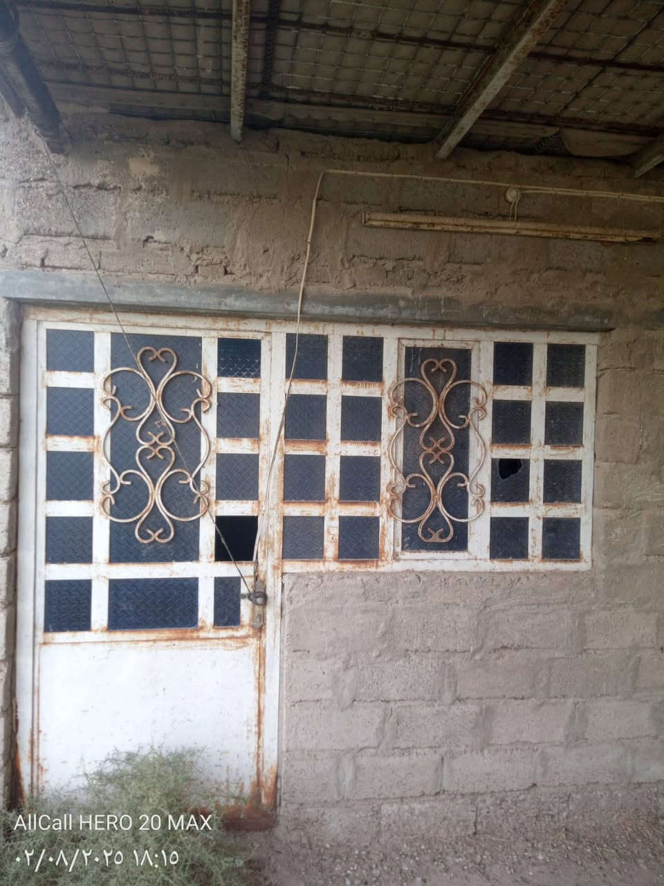 السلام عليكم عندي أبواب وشبابيك لبيع السعر أبواب 80 والشبابيك 75 لاستفسار الاتصال على الرقم الآتي ***********
