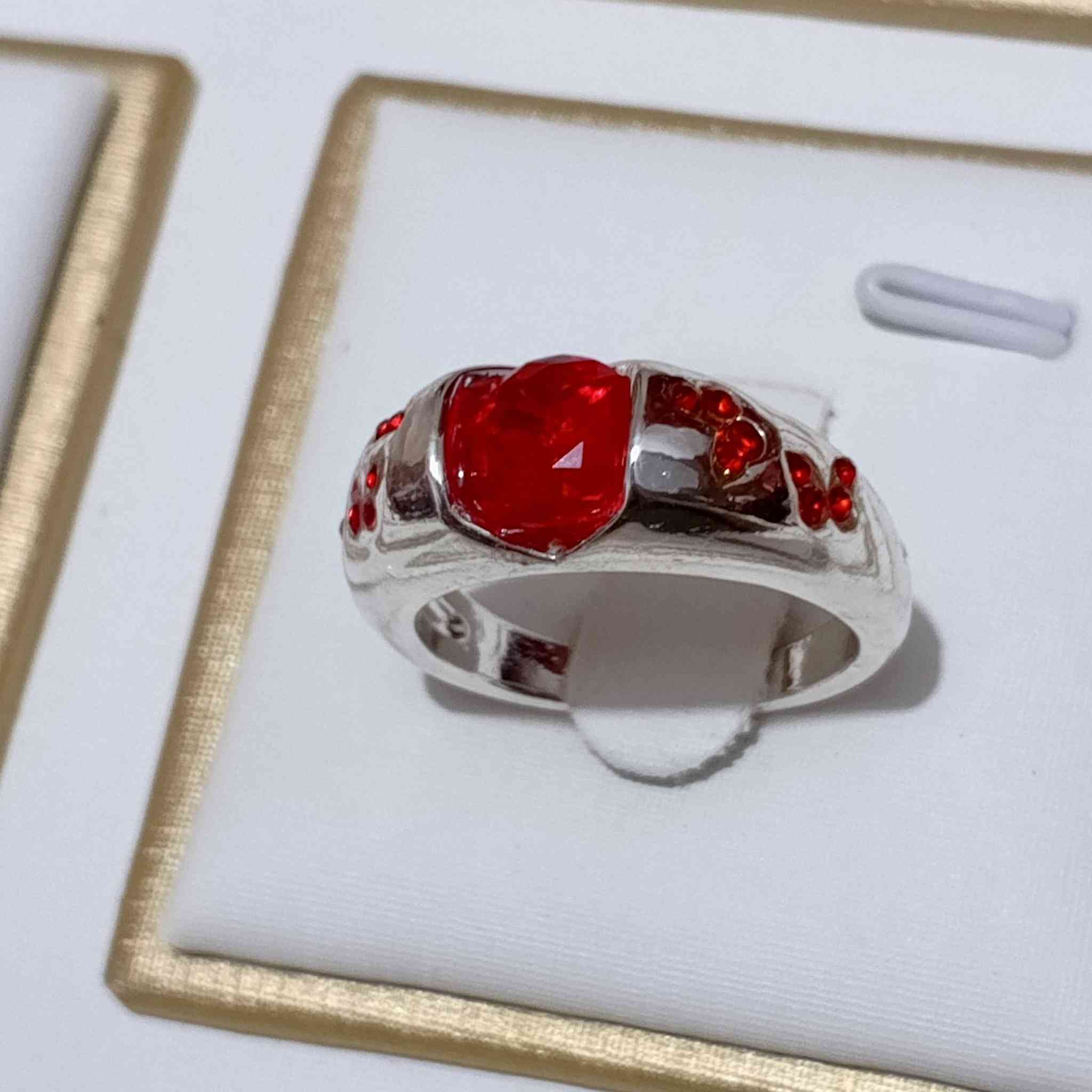 خواتم مختومات 925 العدد 26 سعر القطعه الفين


**إذا كنت صاحب هذا الإعلان وتريد حذفه لأي سبب، رجاءا أرسل رسالة إلى الدعم الفني**